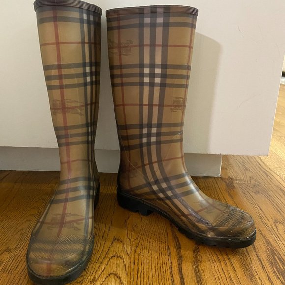 Burberry Rain Boots - Picture 1 of 4